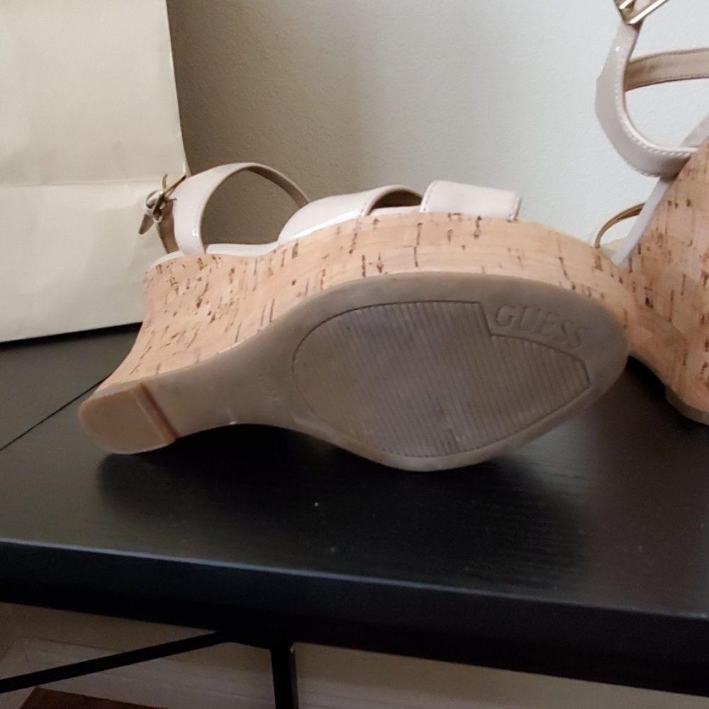 ๐๐ Platform GUESS sandals - Picture 7 of 7